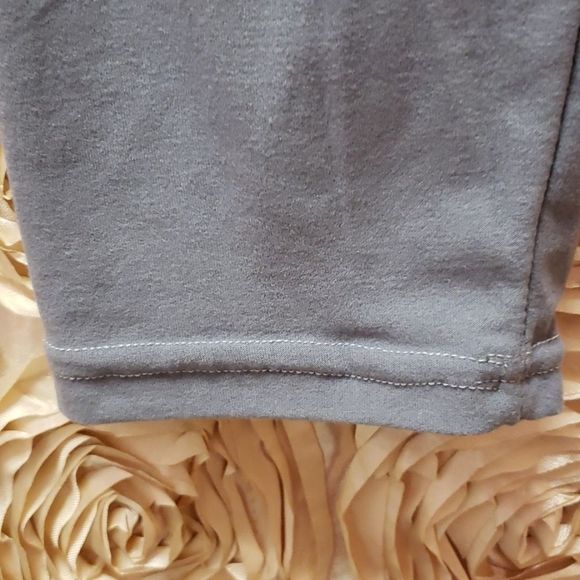 2/$50๐๐ Cherie Bliss Grey Leggings Size M NWT - Picture 3 of 6